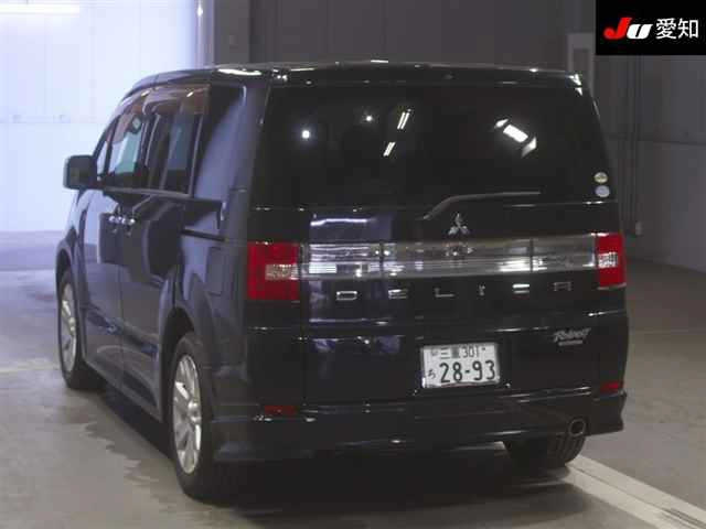 MITSUBISHI DELICA D5 2010