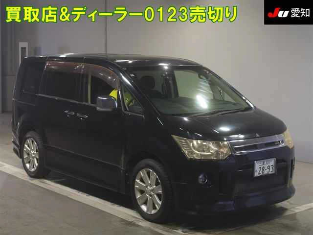 MITSUBISHI DELICA D5 2010