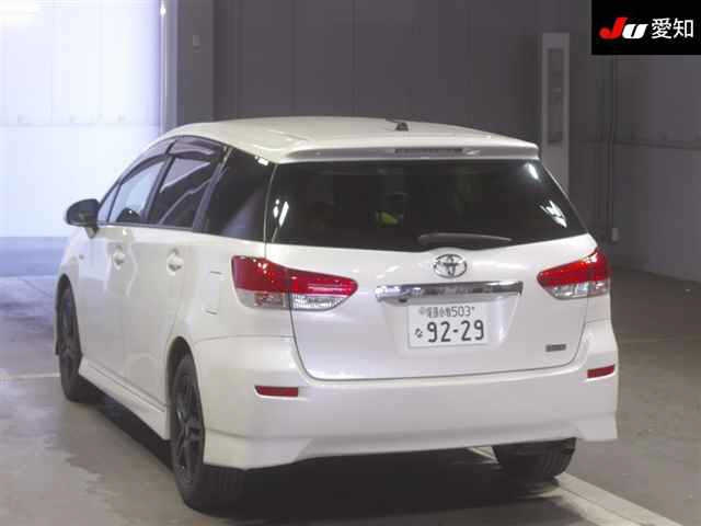 TOYOTA WISH 2010