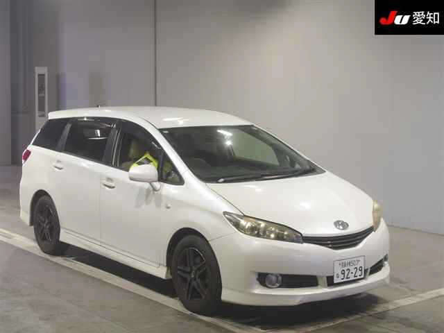 TOYOTA WISH 2010
