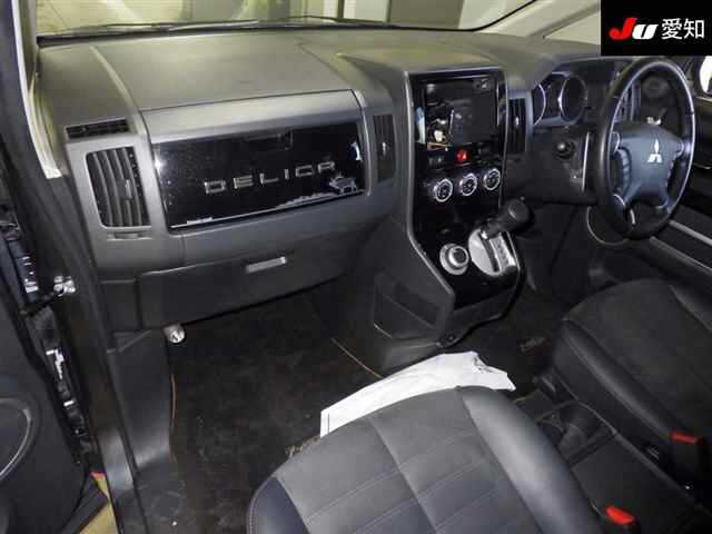 MITSUBISHI DELICA D5 2018