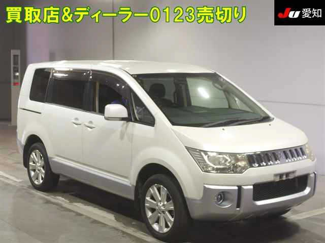 MITSUBISHI DELICA D5 2010