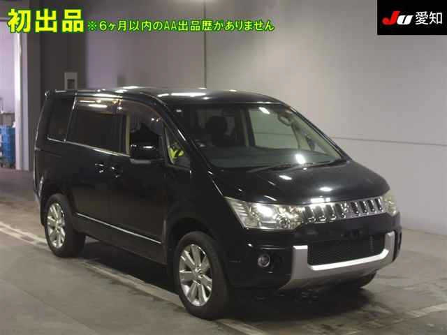 MITSUBISHI DELICA D5 2011