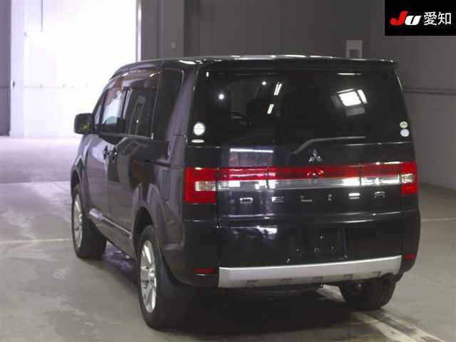 MITSUBISHI DELICA D5 2011