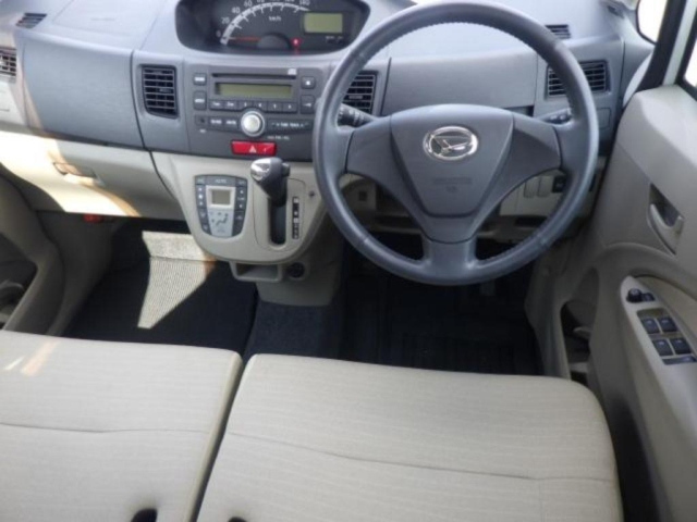 DAIHATSU MOVE 2011