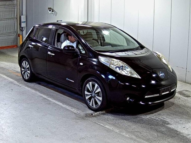 NISSAN LEAF 2013