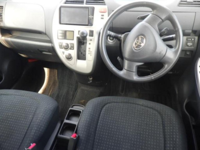 TOYOTA RACTIS 2010