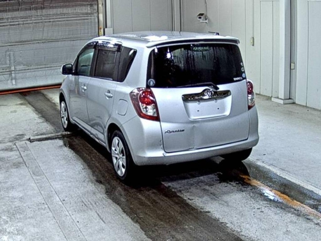 TOYOTA RACTIS 2010