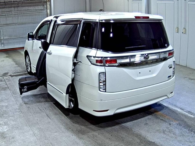 NISSAN ELGRAND 2012