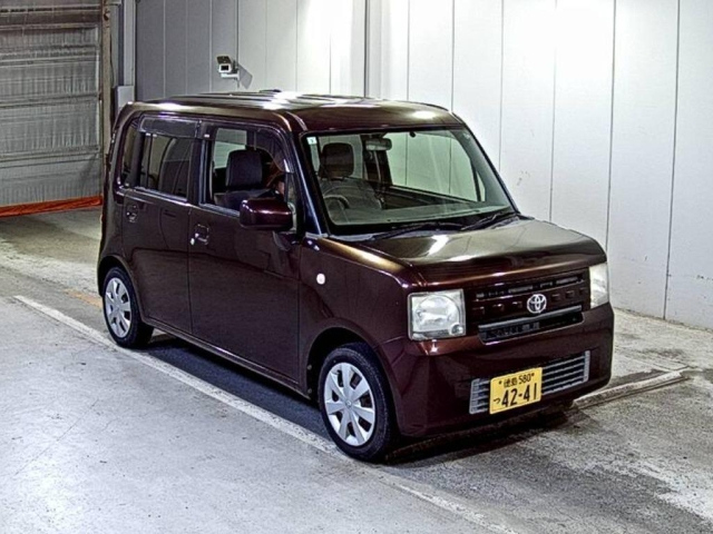 TOYOTA PIXIS SPACE 2013