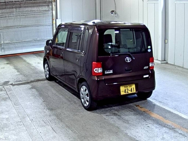 TOYOTA PIXIS SPACE 2013