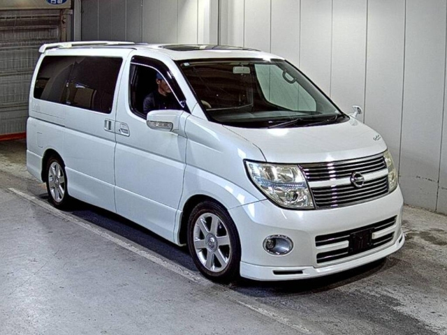 NISSAN ELGRAND 2010