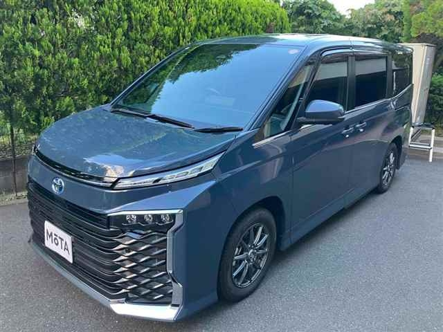 TOYOTA VOXY 2024