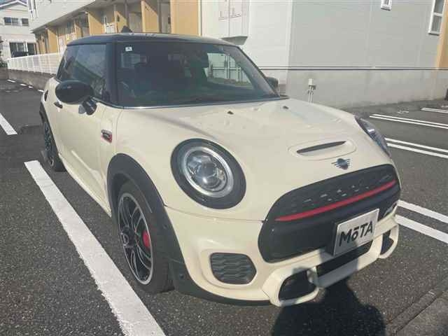 BMW MINI 2020