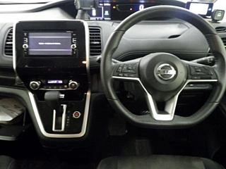 NISSAN SERENA 2017