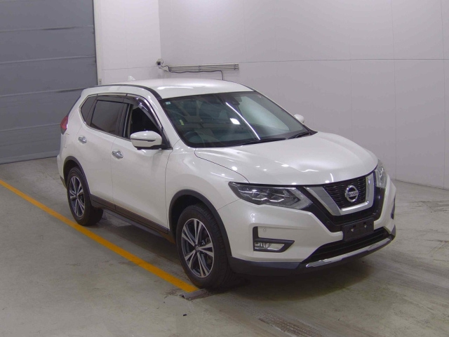 NISSAN X-TRAIL 2018