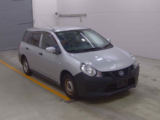 NISSAN AD 2018