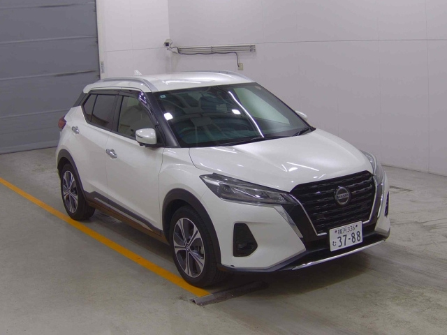 NISSAN KIX 2021