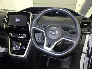 NISSAN SERENA 2018