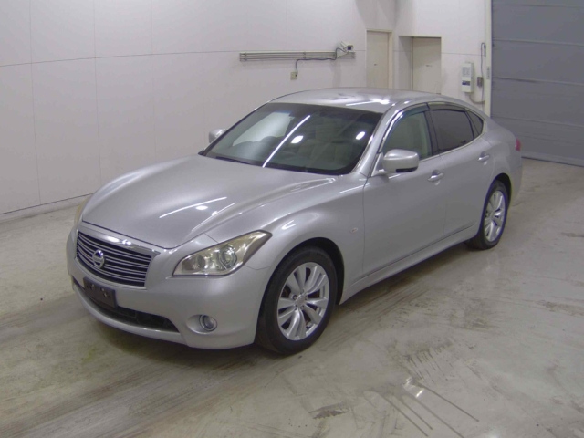 NISSAN FUGA 2009