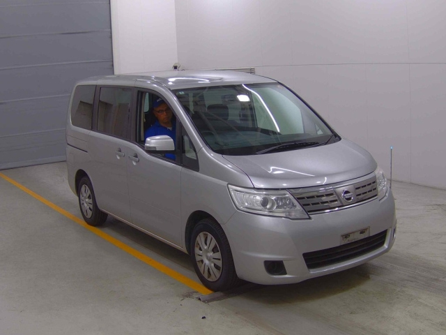 NISSAN SERENA 2010