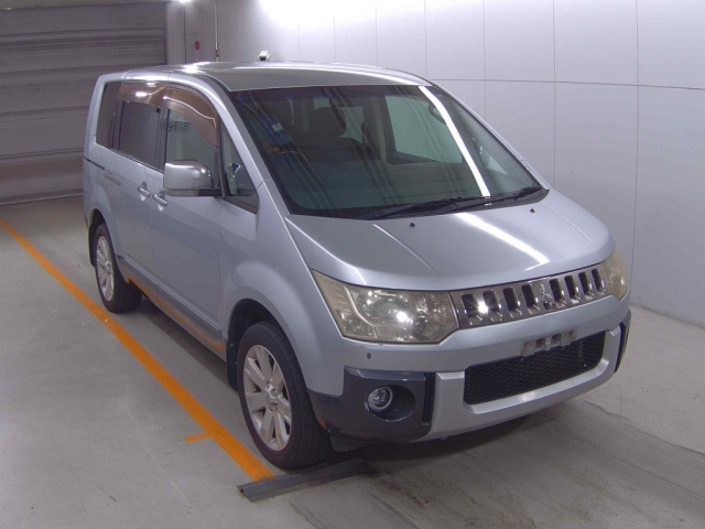 MITSUBISHI DELICA D5 2009