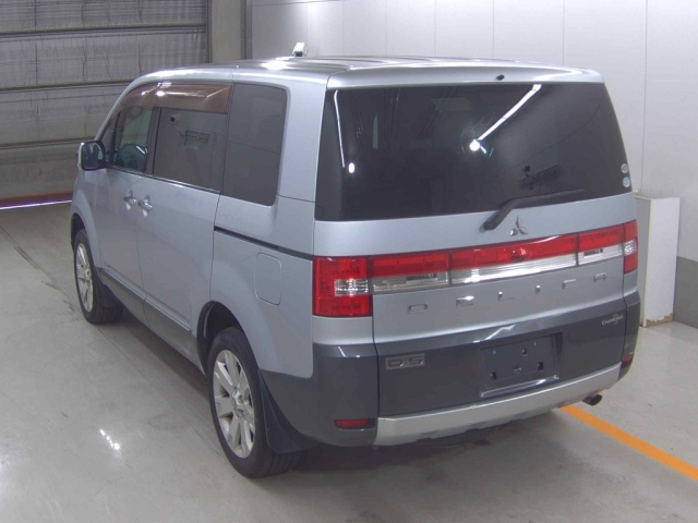 MITSUBISHI DELICA D5 2009