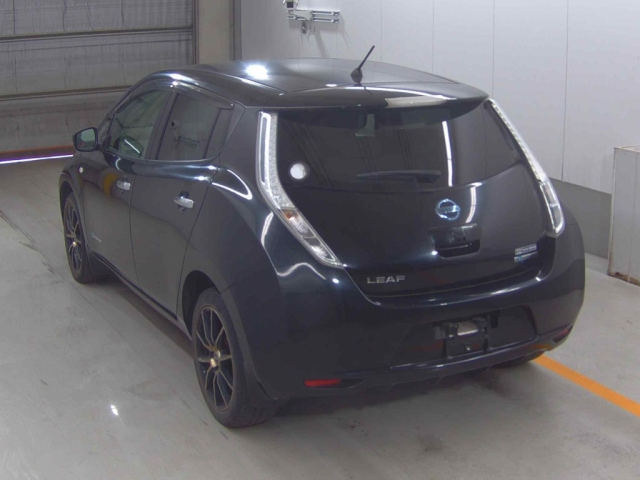NISSAN LEAF 2016