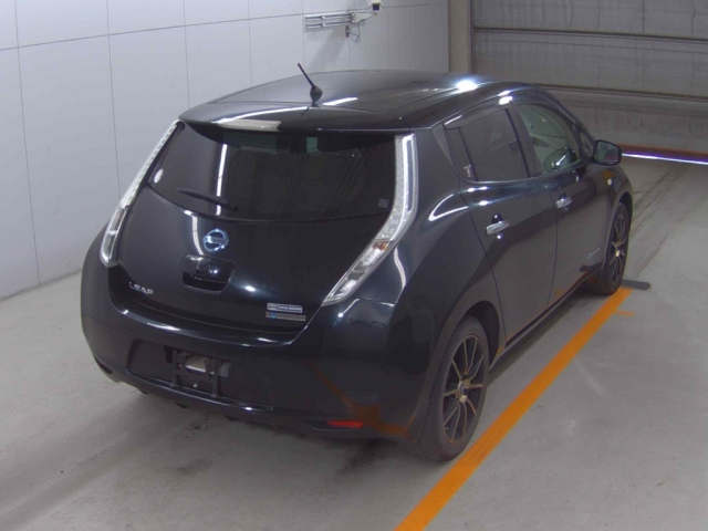 NISSAN LEAF 2016