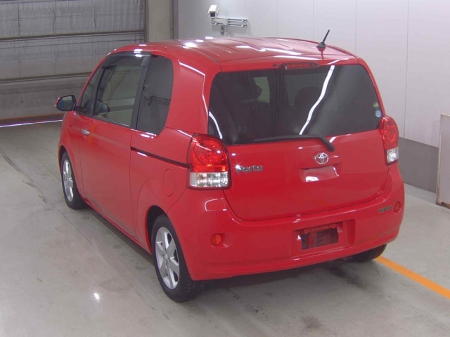TOYOTA PORTE 2016