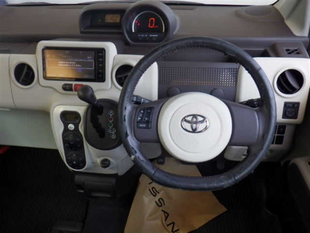 TOYOTA PORTE 2016