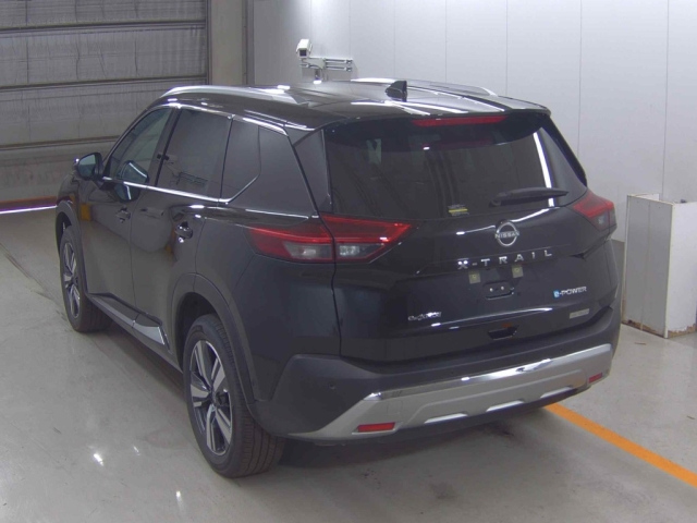 NISSAN X-TRAIL 2025