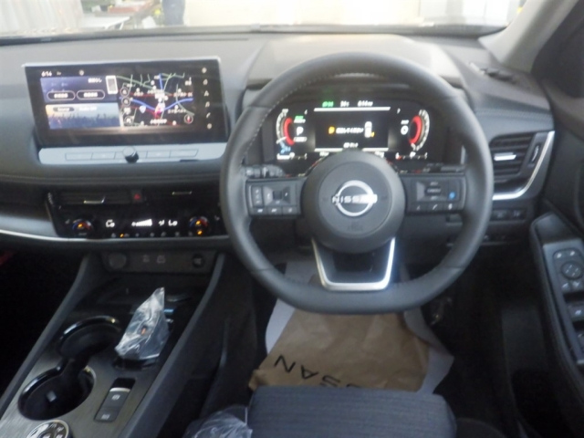 NISSAN X-TRAIL 2025
