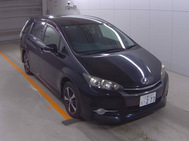 TOYOTA WISH 2013