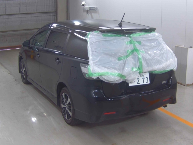 TOYOTA WISH 2013