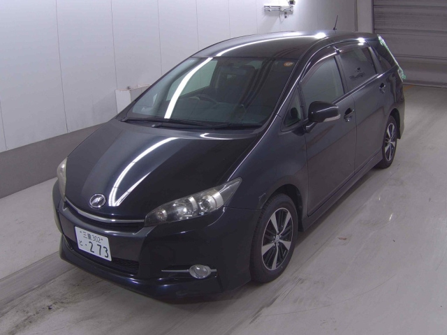 TOYOTA WISH 2013