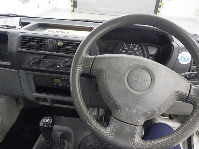 NISSAN CLIPPER TRUCK 2009