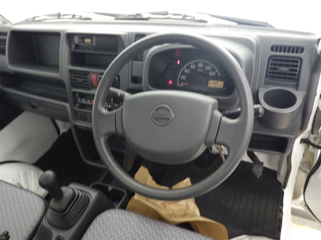 NISSAN CLIPPER TRUCK 2017