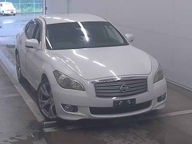 NISSAN FUGA 2010