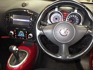 NISSAN JUKE 2012