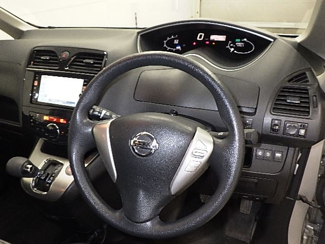 NISSAN SERENA 2012