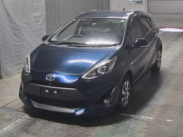 TOYOTA AQUA 2019