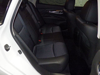 NISSAN FUGA 2012