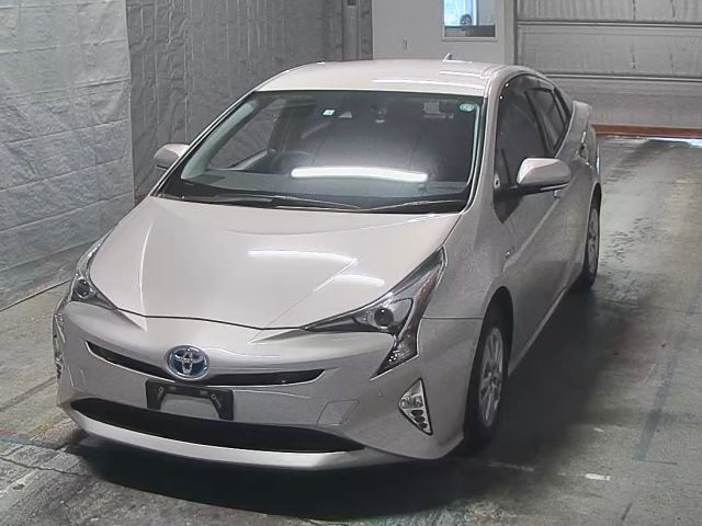 TOYOTA PRIUS 2018
