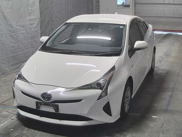 TOYOTA PRIUS 2018