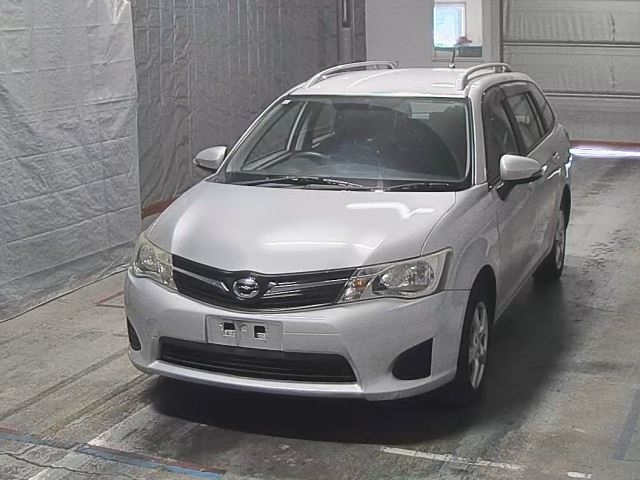 TOYOTA COROLLA FIELDER 2013