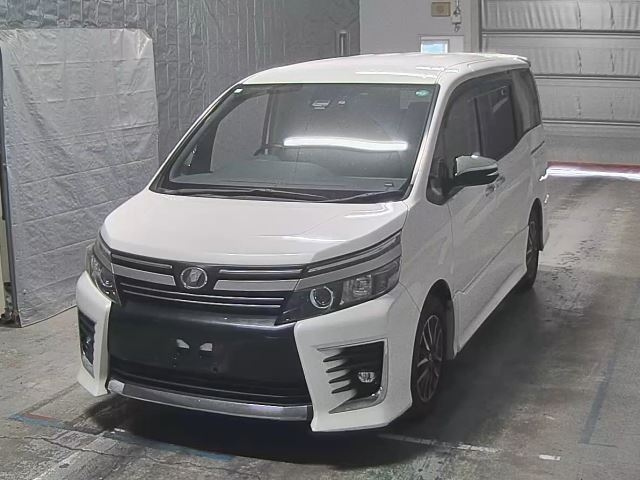 TOYOTA VOXY 2016
