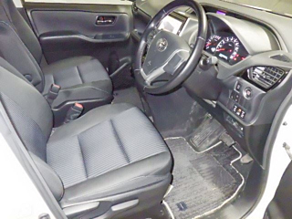 TOYOTA VOXY 2016
