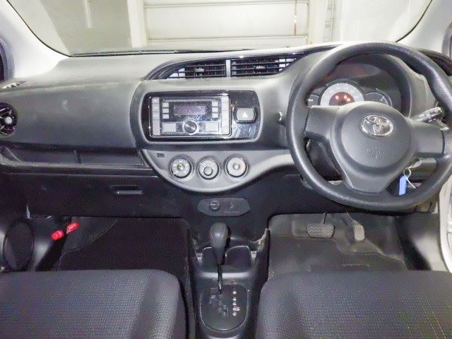 TOYOTA VITZ 2019