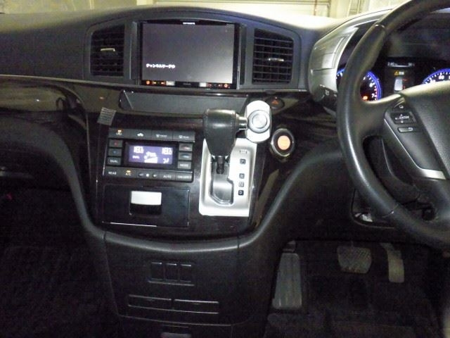 NISSAN ELGRAND 2015